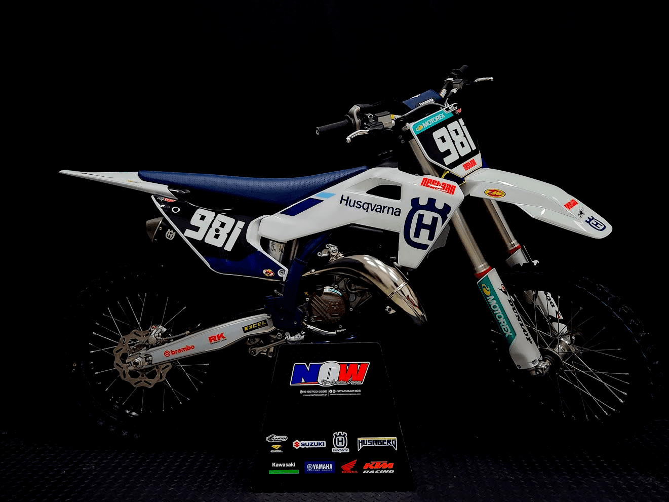 Husqvarna com gráficos personalizados